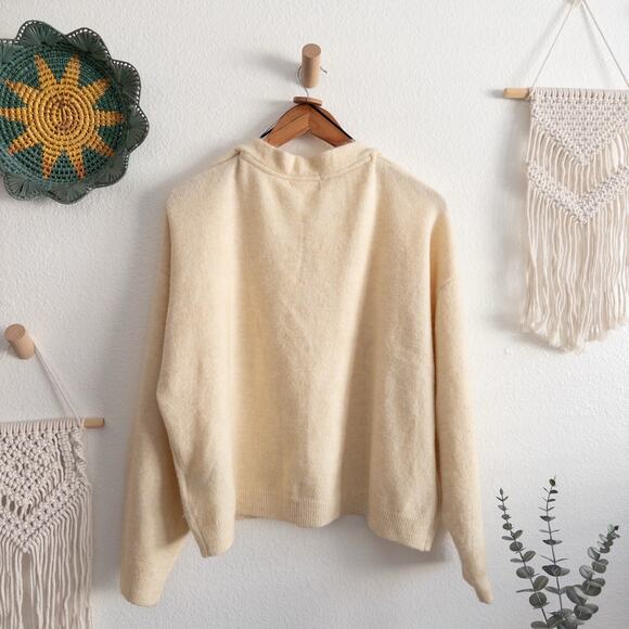 H&M Pale Yellow Wool Blend Sweater and  Relaxed Fit Blue Pull-On Jeans Medium - Picture 4 of 14